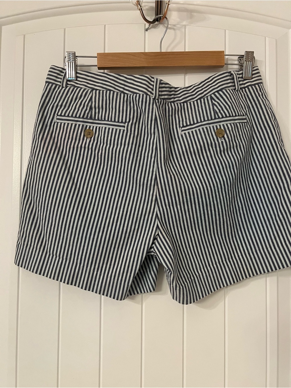 Banana Republic Navy and White Striped Women's Bermudas - Picture 5 of 8
